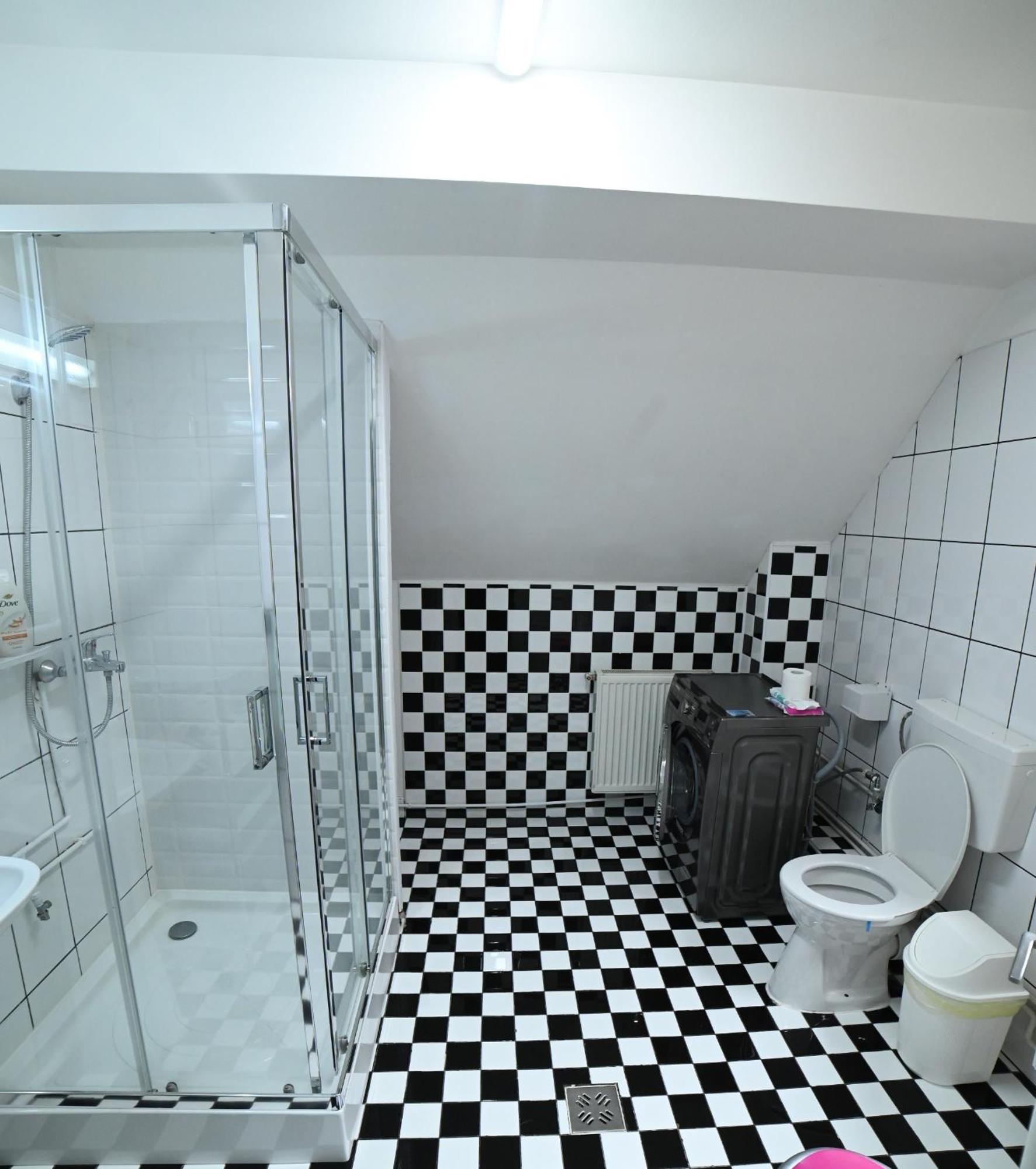 Casa De Vacanta Satic Piatra Craiului La Doi Viermi Exteriör bild