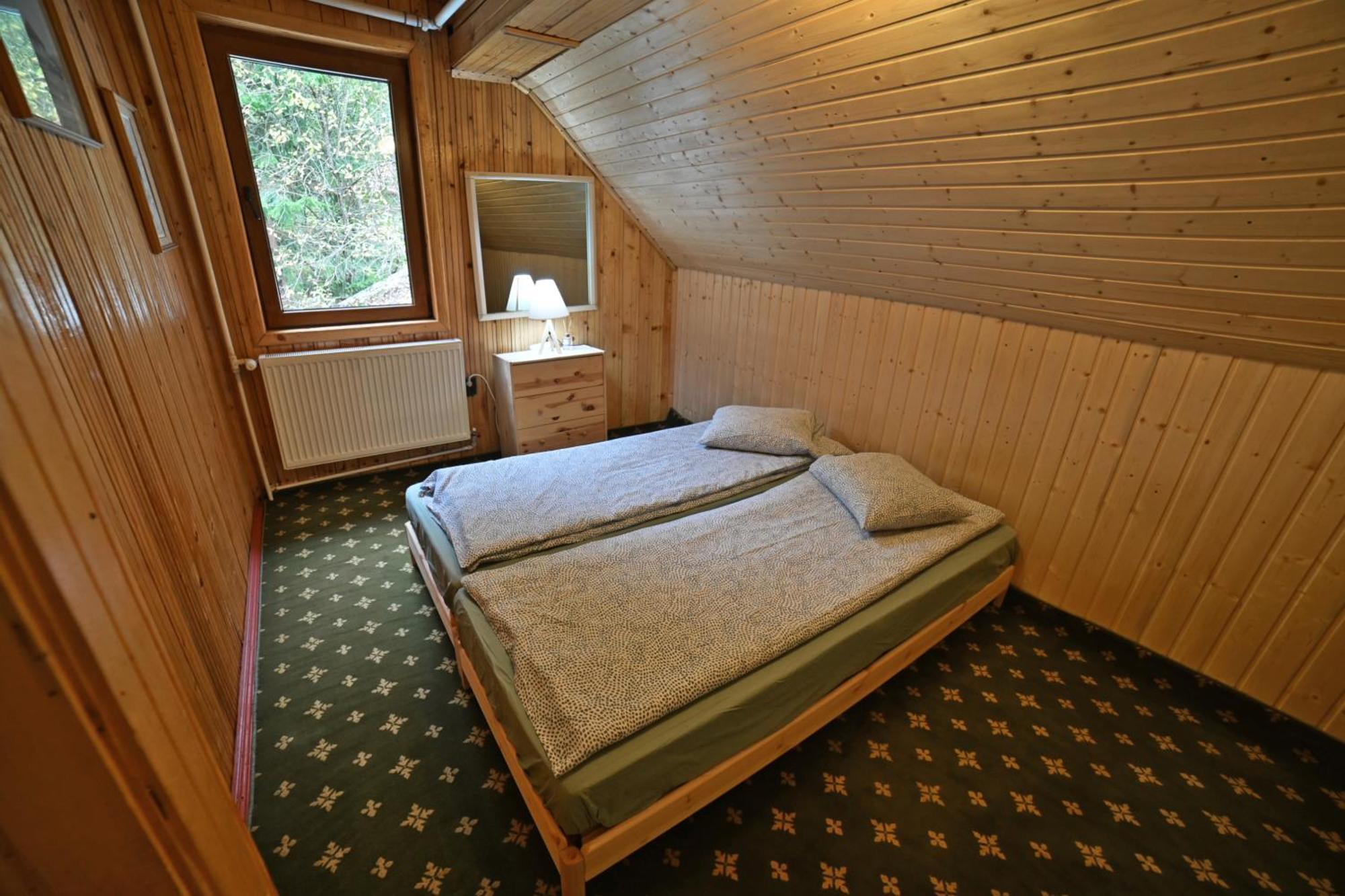 Casa De Vacanta Satic Piatra Craiului La Doi Viermi Exteriör bild