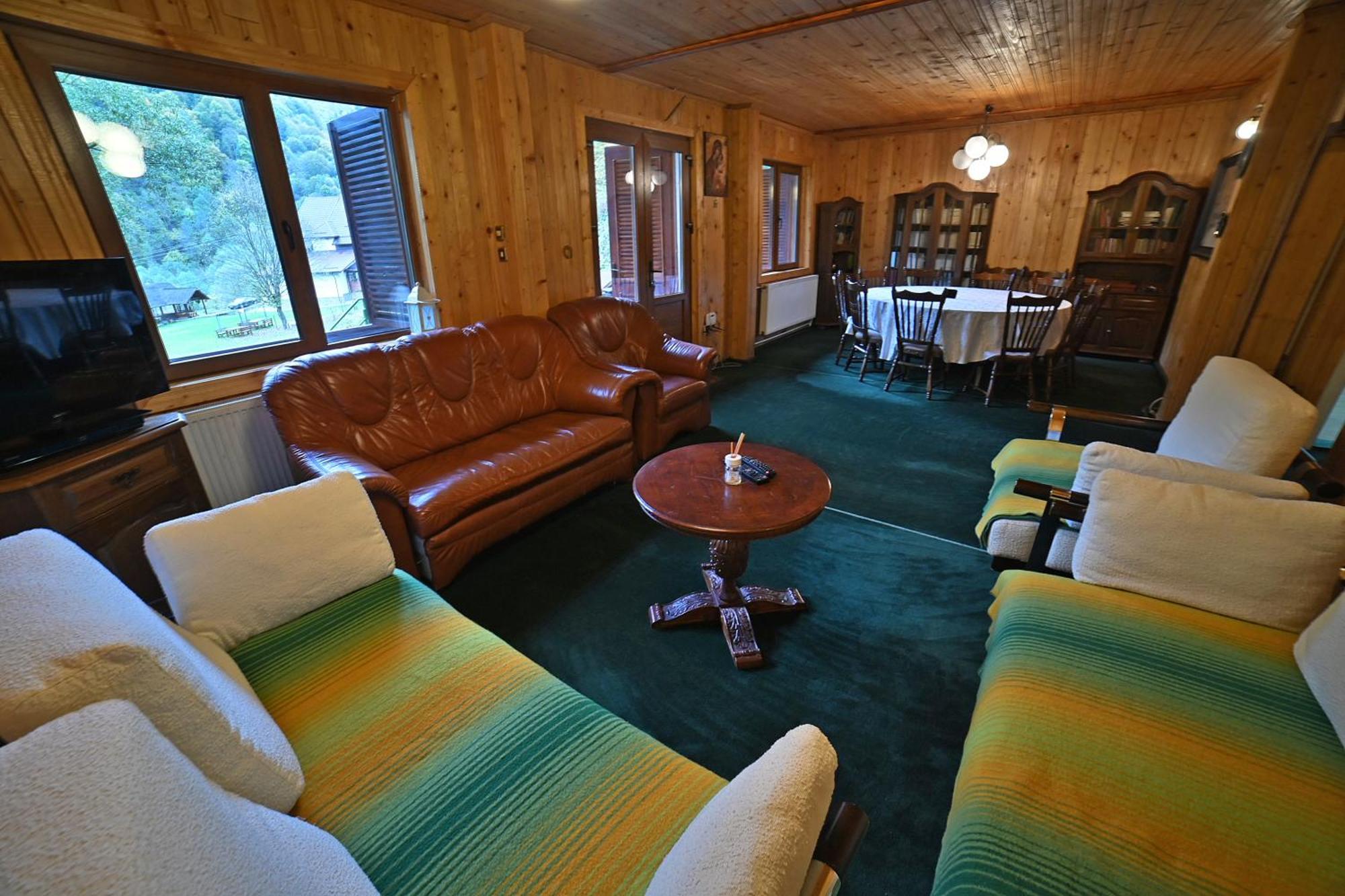 Casa De Vacanta Satic Piatra Craiului La Doi Viermi Exteriör bild