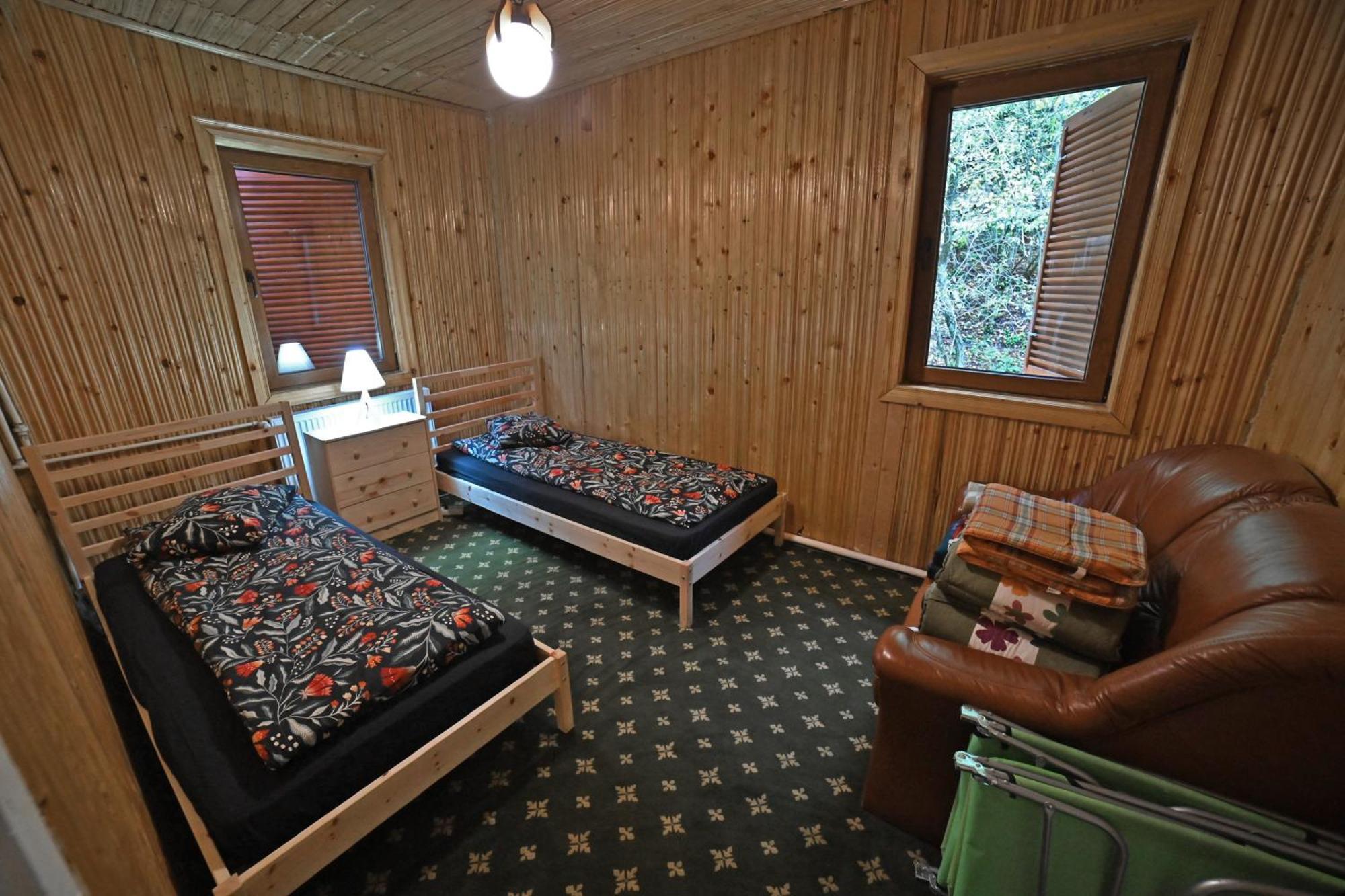 Casa De Vacanta Satic Piatra Craiului La Doi Viermi Exteriör bild
